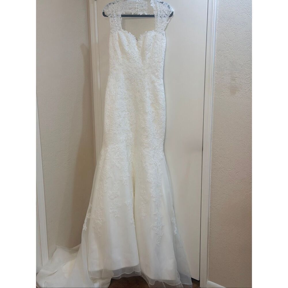 Mori Lee NEW size 10 Ivory Lace Wedding dress with train - Picture 2 of 16